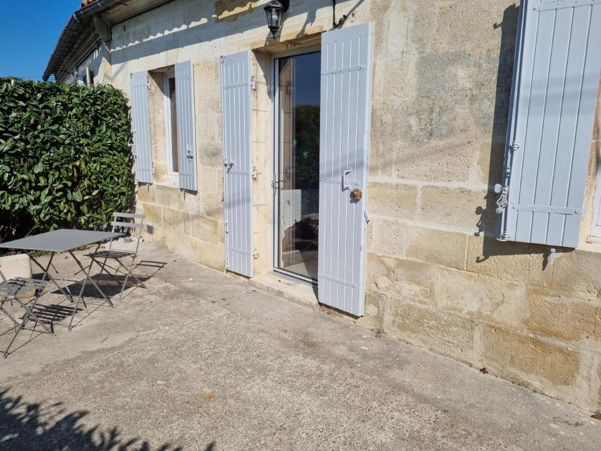 La Maison Des Vignes Saint Emilion Lägenhet Rum bild